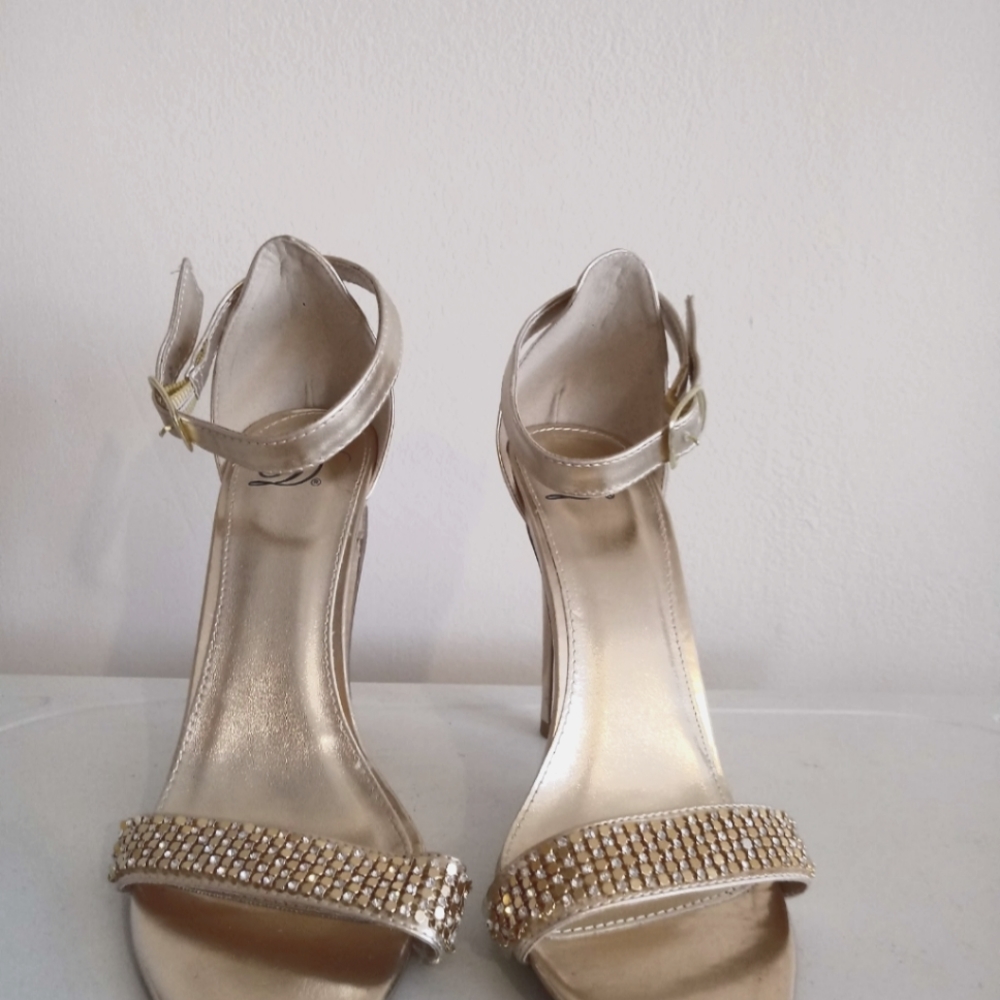 Gold stiletto size 7.5